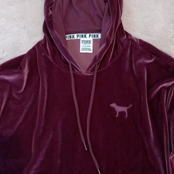 Victoria's Secret pullover - Picture 2 of 6